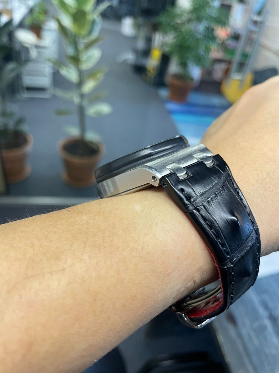 Audemars Piguet Royal Oak Offshore strap 28mm in Hornback Black Matte Alligator Leather