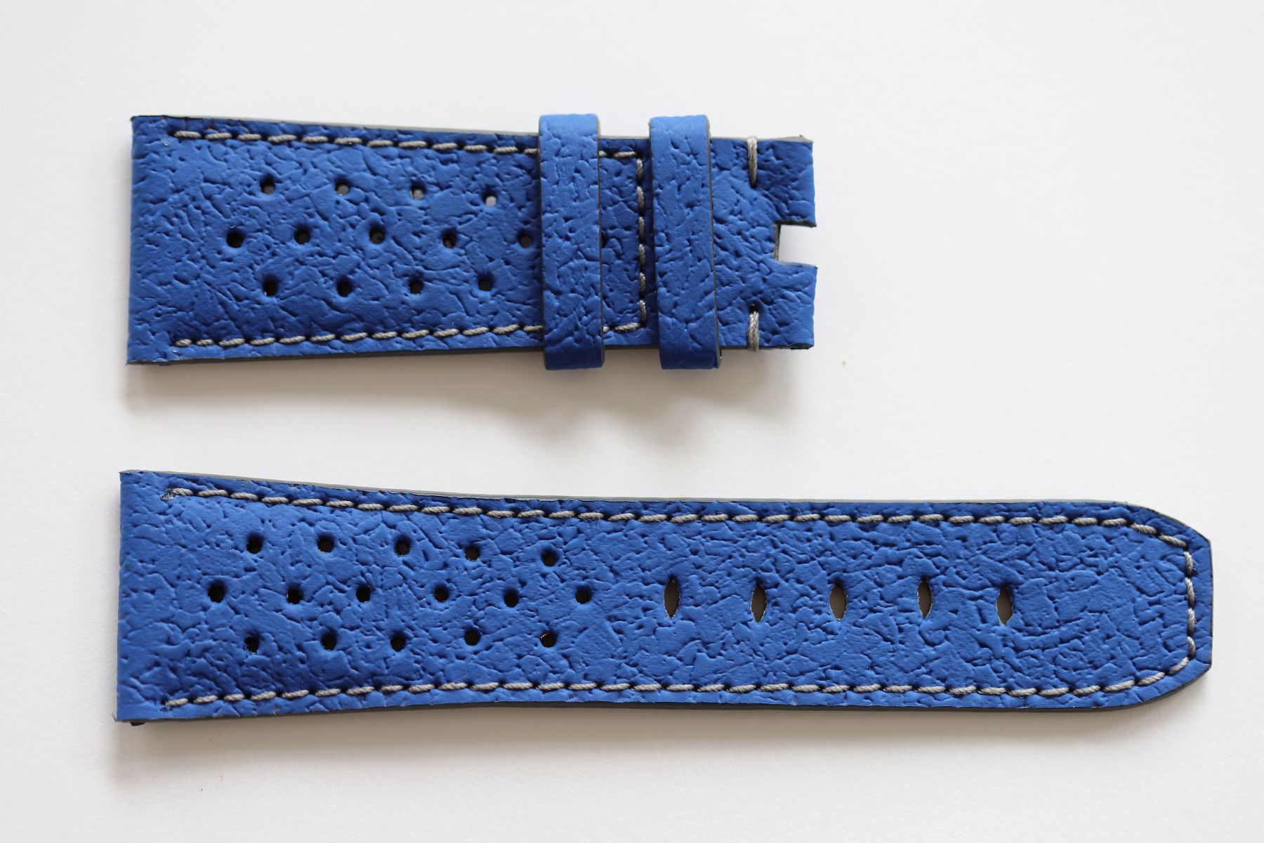 Textured Vegan Leather Strap (Apple Watch All Series) / ROYAL BLUE